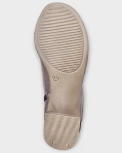 Everly Gia 01