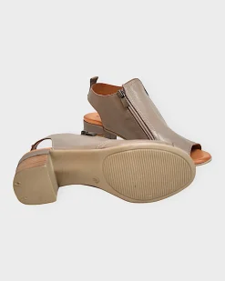 Everly Gia 09