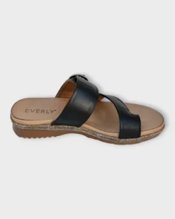 Everly Julia 01