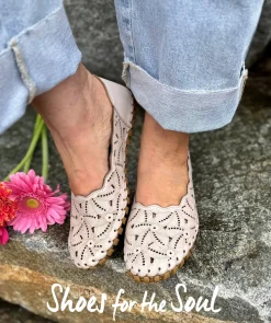 Everly Molly 01